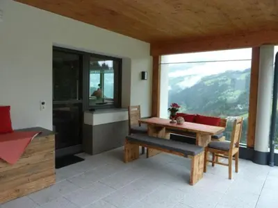 Ein allgemeiner Bergblick oder ein Berglick von der Ferienwohnung aus