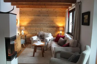 Ein Sitzbereich in der Unterkunft Chalet am wilden Kaiser