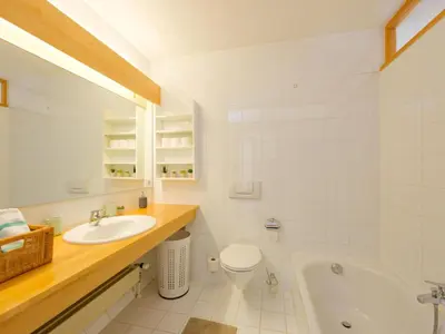Ein Badezimmer in der Unterkunft Chalet Talschluss 500 by Interhome