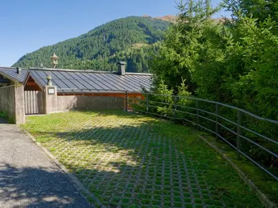 Ein allgemeiner Bergblick oder ein Berglick von des Chalets aus