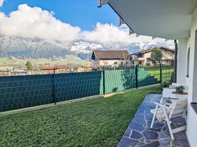 Ein allgemeiner Bergblick oder ein Berglick von der Ferienwohnung aus
