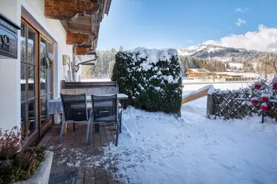 Ein allgemeiner Bergblick oder ein Berglick von der Ferienwohnung aus