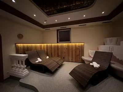Ein Sitzbereich in der Unterkunft Hotel Kitzbühler Alpen