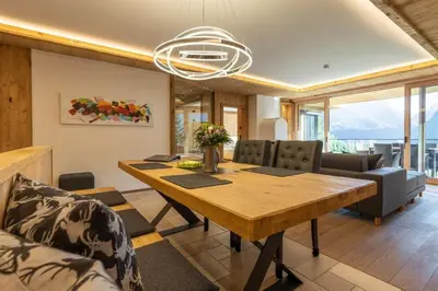 Ein Sitzbereich in der Unterkunft Chalet Residenz Mühlermoos - Chalet Mittendrin