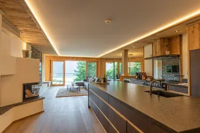 Küche/Küchenzeile in der Unterkunft Chalet Residenz Mühlermoos - Bergpanorama