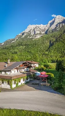 Ein allgemeiner Bergblick oder ein Berglick von des Hotels aus