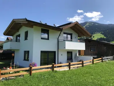 Ein allgemeiner Bergblick oder ein Berglick von der Ferienwohnung aus