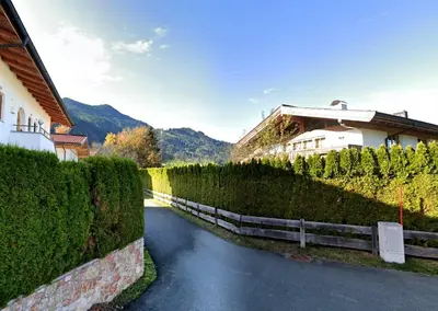 Ein allgemeiner Bergblick oder ein Berglick von des Bed & Breakfasts aus