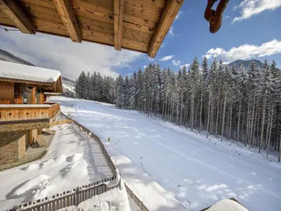 Chalet in Neukirchen by the Slopes im Winter