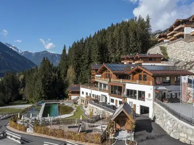 Ein allgemeiner Bergblick oder ein Berglick von des Chalets aus