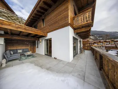 Ein allgemeiner Bergblick oder ein Berglick von des Chalets aus