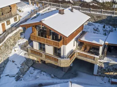 Das Gebäude in dem sich das Chalet befindet