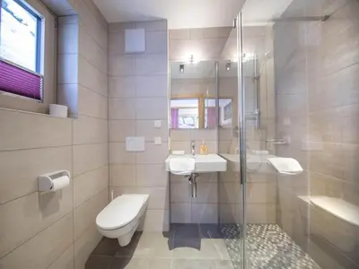 Ein Badezimmer in der Unterkunft Chalet with Sauna Near Ski Bus