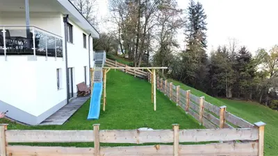 Ein Garten an der Unterkunft Apartment Georg