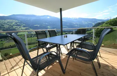 Ein allgemeiner Bergblick oder ein Berglick von der Ferienwohnung aus