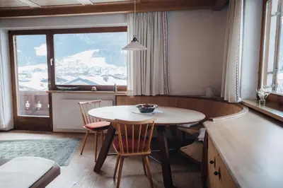 Ein allgemeiner Bergblick oder ein Berglick von der Ferienwohnung aus