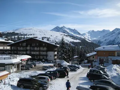 Ein allgemeiner Bergblick oder ein Berglick von der Ferienwohnung aus