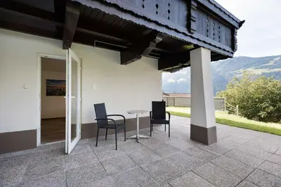Ein allgemeiner Bergblick oder ein Berglick von der Ferienwohnung aus