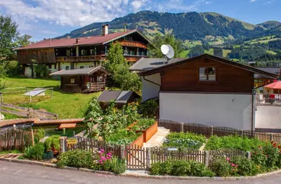 Ein allgemeiner Bergblick oder ein Berglick von der Ferienwohnung aus
