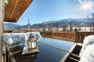 Ein allgemeiner Bergblick oder ein Berglick von der Ferienwohnung aus