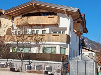 Ein allgemeiner Bergblick oder ein Berglick von der Ferienwohnung aus
