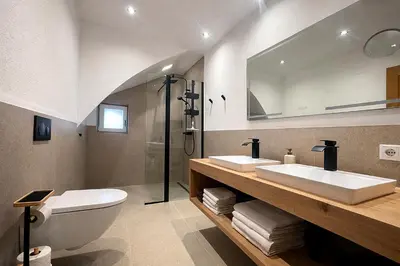 Ein Badezimmer in der Unterkunft Bergzeit Appartment