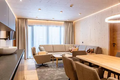 Ein Sitzbereich in der Unterkunft Saalbach Suites Private Spa by ALPS RESORTS