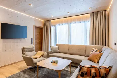 Ein Sitzbereich in der Unterkunft Saalbach Suites Private Spa by ALPS RESORTS