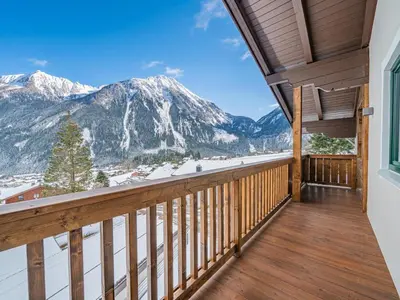 Ein allgemeiner Bergblick oder ein Berglick von der Ferienwohnung aus