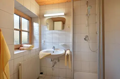 Ein Badezimmer in der Unterkunft Haus Sonnenschein