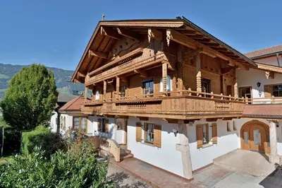 Ein allgemeiner Bergblick oder ein Berglick von der Ferienwohnung aus