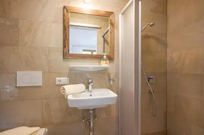 Ein Badezimmer in der Unterkunft Apartment Kornerhof Kaltenbach Zillertal
