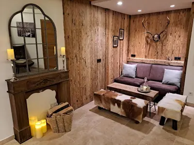 Ein Sitzbereich in der Unterkunft Tirol Chalet Brixen
