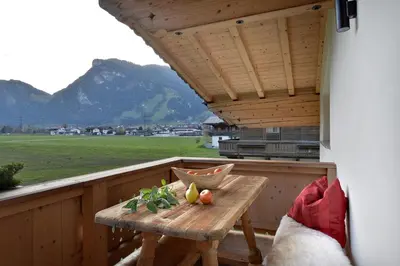 Ein allgemeiner Bergblick oder ein Berglick von der Ferienwohnung aus