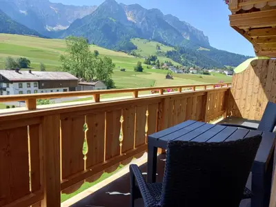 Ein allgemeiner Bergblick oder ein Berglick von der Ferienwohnung aus