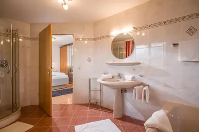 Ein Badezimmer in der Unterkunft Appartements Schwaighofer