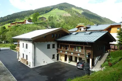 Ein allgemeiner Bergblick oder ein Berglick von der Ferienwohnung aus