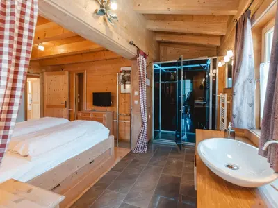 TV/Unterhaltungsangebot in der Unterkunft Chalet Königsleiten 3 by Interhome