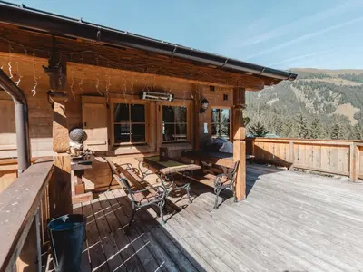 Ein allgemeiner Bergblick oder ein Berglick von des Chalets aus