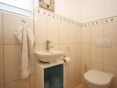 Ein Badezimmer in der Unterkunft Holiday Home Linnehan by Interhome