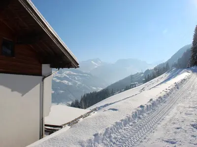 Ein allgemeiner Bergblick oder ein Berglick von der Ferienwohnung aus