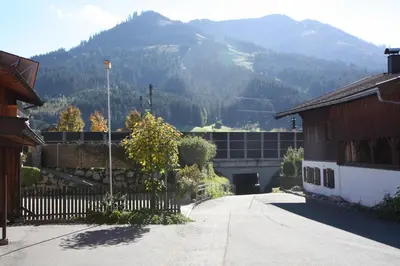 Ein allgemeiner Bergblick oder ein Berglick von der Ferienwohnung aus