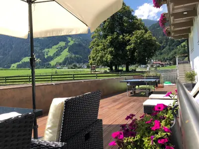Ein allgemeiner Bergblick oder ein Berglick von der Ferienwohnung aus