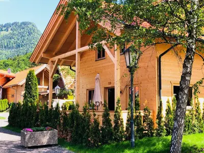 Das Gebäude in dem sich das Ferienhaus befindet
