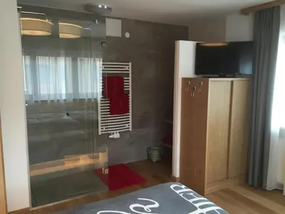 Ein Badezimmer in der Unterkunft Appartements Schweiberer