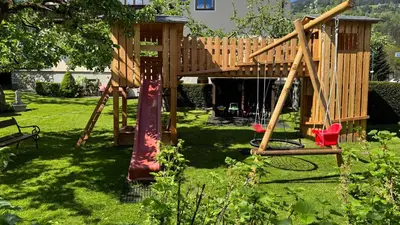Ein Garten an der Unterkunft Appartements Schweiberer