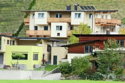 Das Gebäude in dem sich die Ferienwohnung befindet