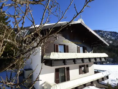 Ein allgemeiner Bergblick oder ein Berglick von der Ferienwohnung aus