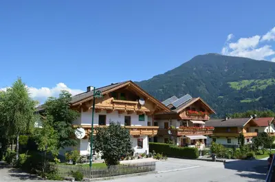 Ein allgemeiner Bergblick oder ein Berglick von der Ferienwohnung aus