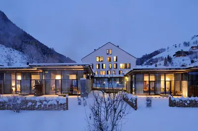 Ein allgemeiner Bergblick oder ein Berglick von des Hotels aus